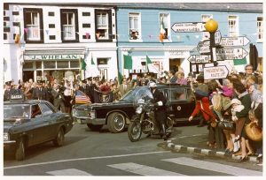 President and Mrs. Nixon waving to the crowds who turned out to see them pass through Kildare, Newbridge and Naas. Photo: Richard Nixon Presidential Library and Museum