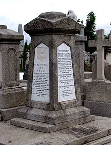 220px-Will-Wilde_memorial-cropped