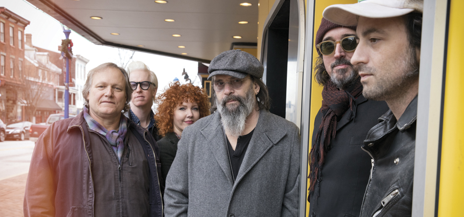 Steve Earle and the Dukes.