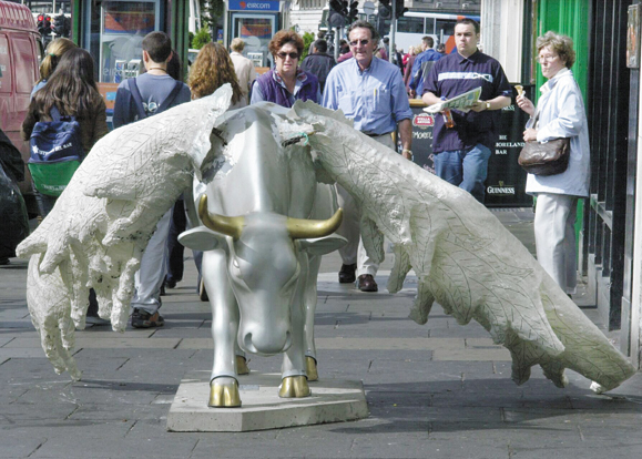 Photograph: Cyril Byrne - Cow at Westmoreland Street.