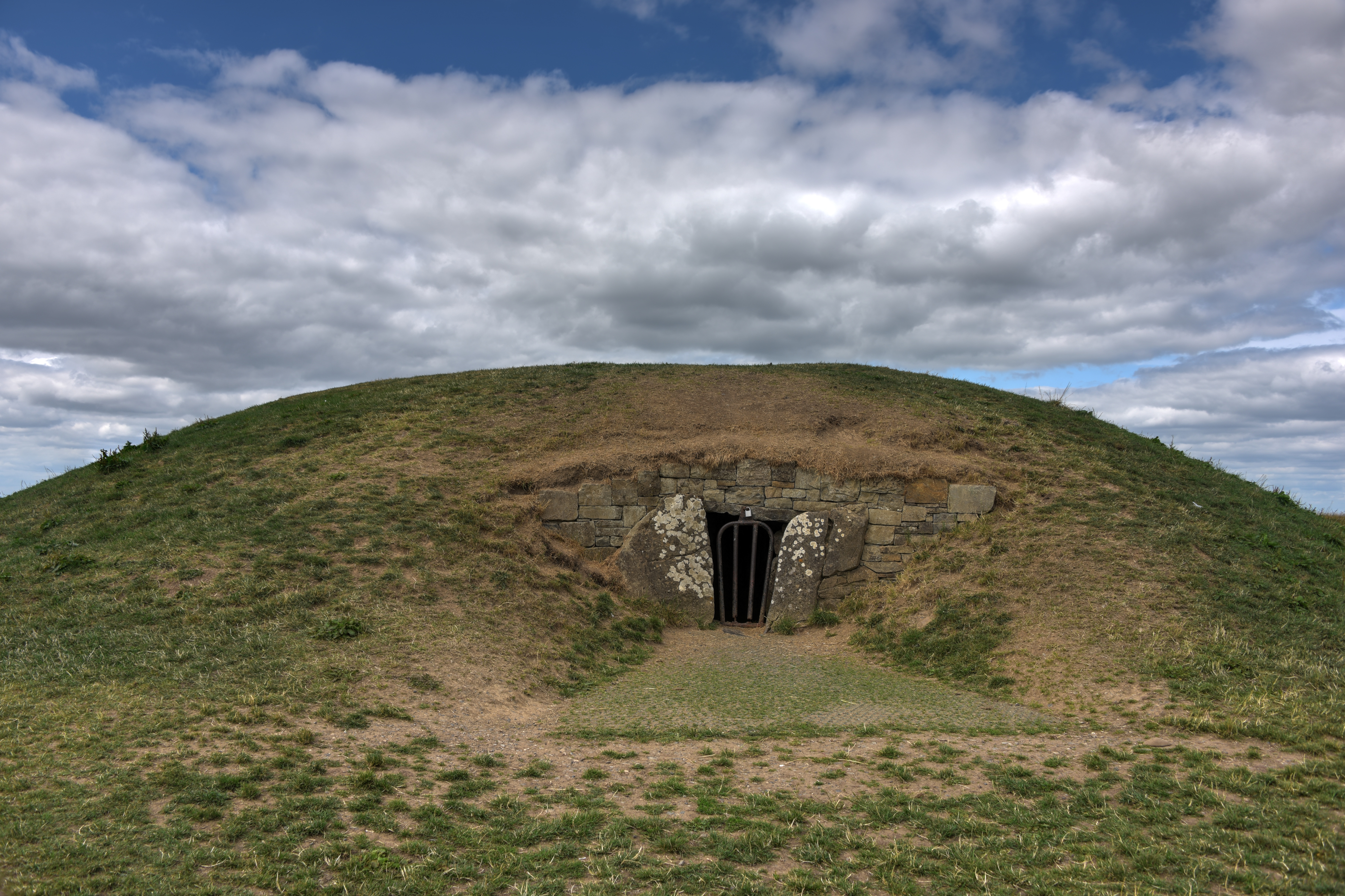 Teach Miodhchuarta (Mead Circling House), or Banqueting Hall, is a sunken linear avenue that originated as a Neolithic ceremonial monument and is likely to have been subsequently used in the rituals surrounding the inaugurations of the kings of Tara. Photo: BRHolden via docspics.info/irishscenes