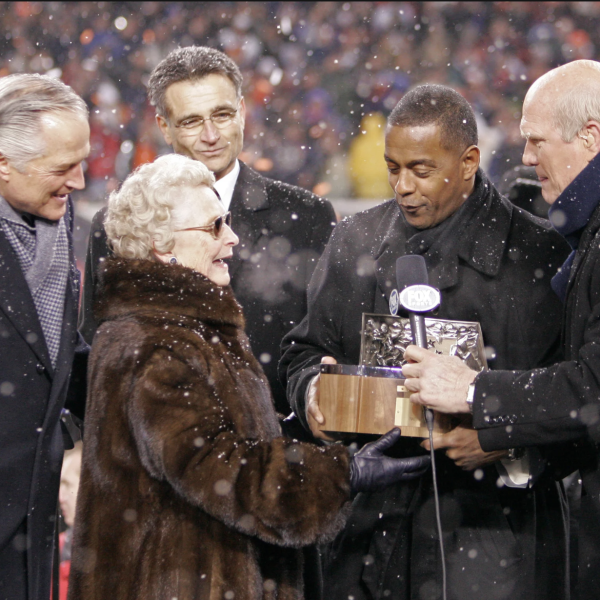 Matriarch of Chicago Bears Dies at 102